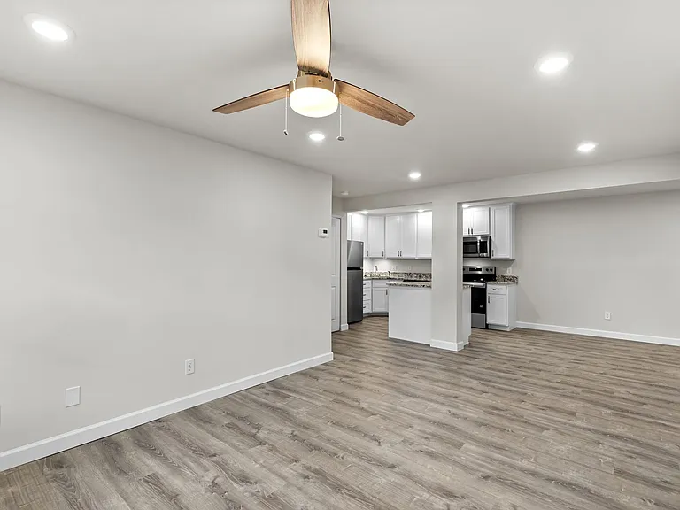 Sherman Square Apartments — Photo 35
