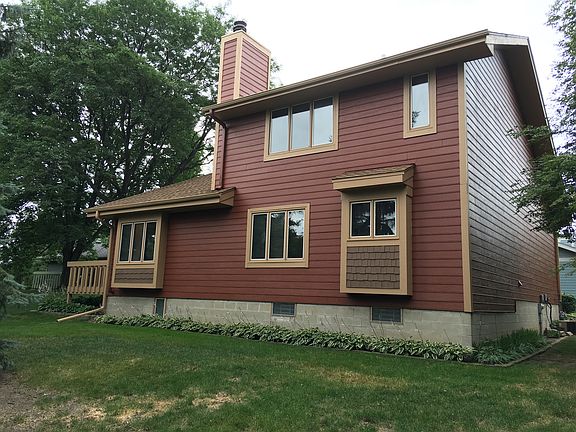 Rear/pond side view
