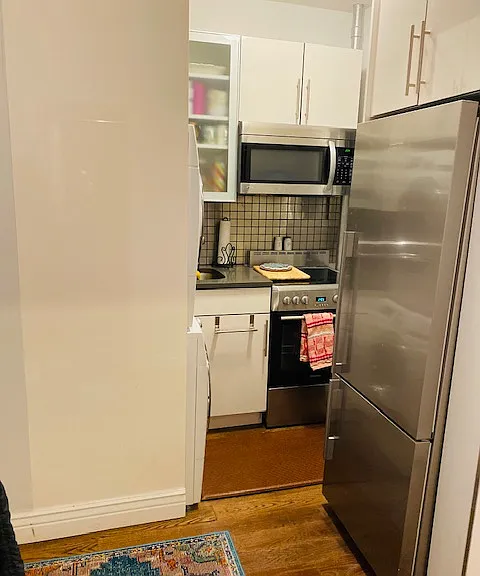 229 W 16th St #1C — Photo 12