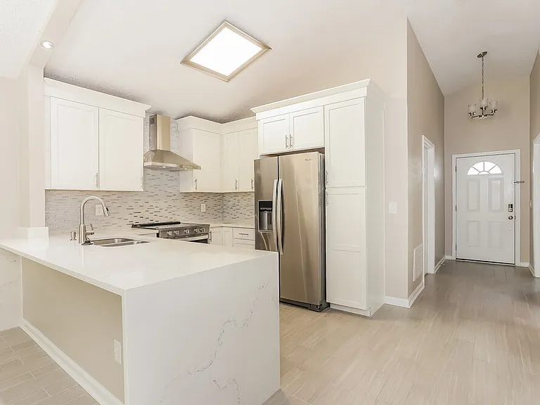 12639 Ashmore Green Dr N — Photo 6