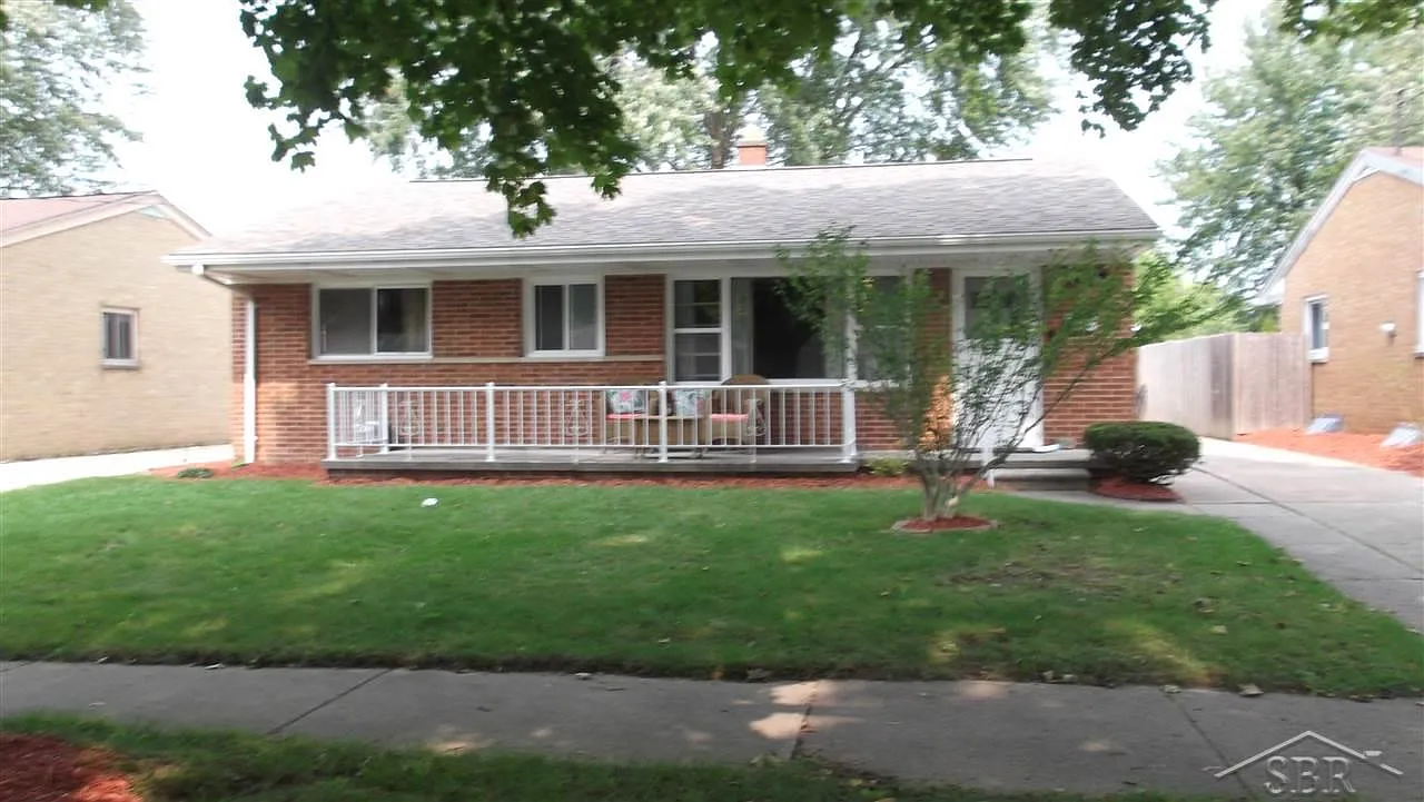 2916 Witters St photo 1