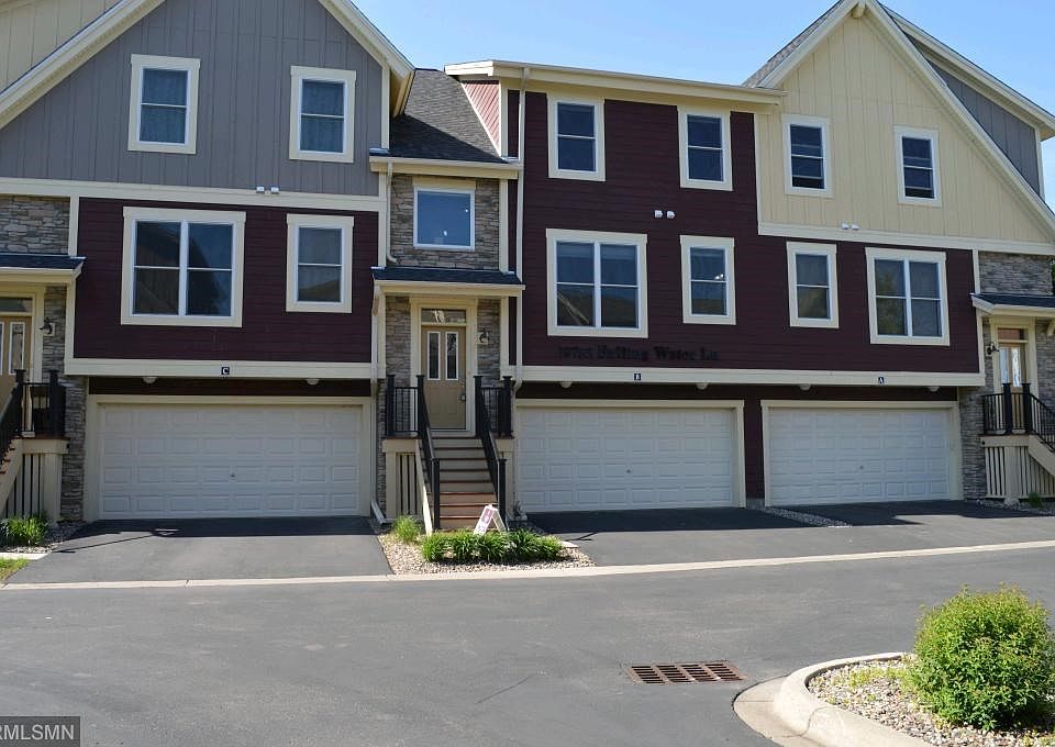 Front entrance of townhome.