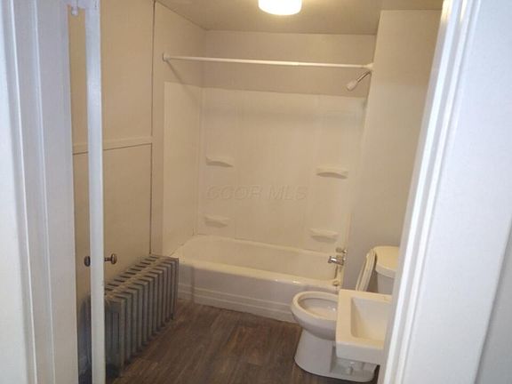 2nd image of 414 E East St