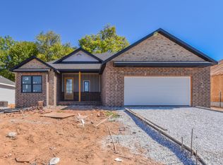 1106 S Brooks Ave, Ozark, MO 65721