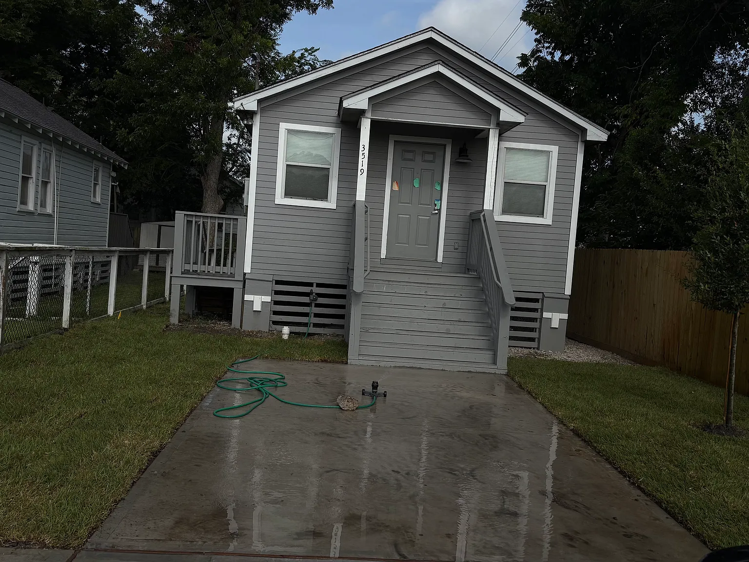 2 bed, 1045 sqft, $1,600 — Photo 1