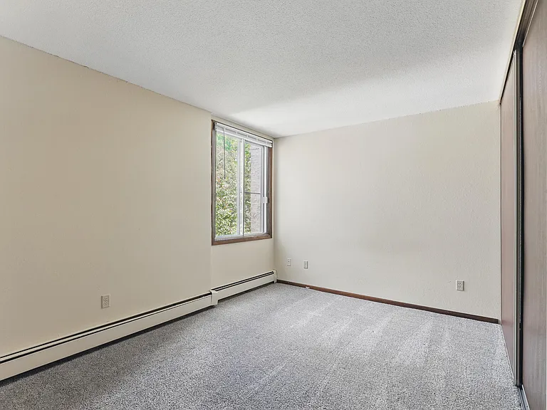 Forest Park Apartments — Photo 16