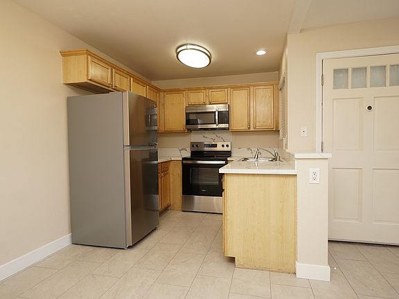 5th image of 3584 Sunset Ln Unit 136