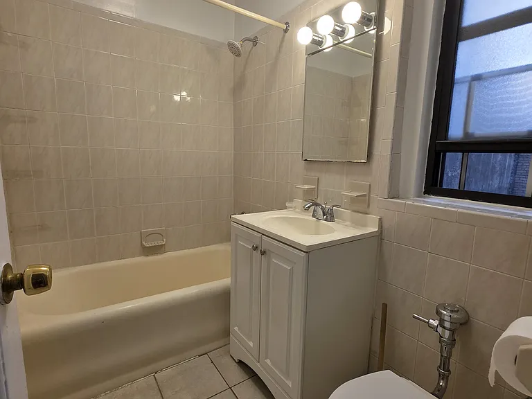 170 W 81st St #1-C — Photo 10