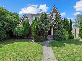 3734 S M St, Tacoma, WA