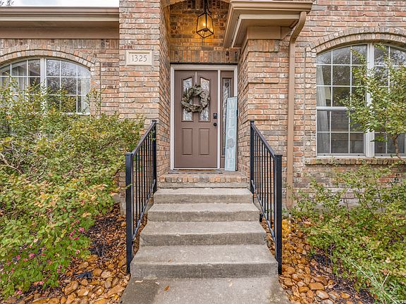 2nd image of 1325 Black Oak Dr