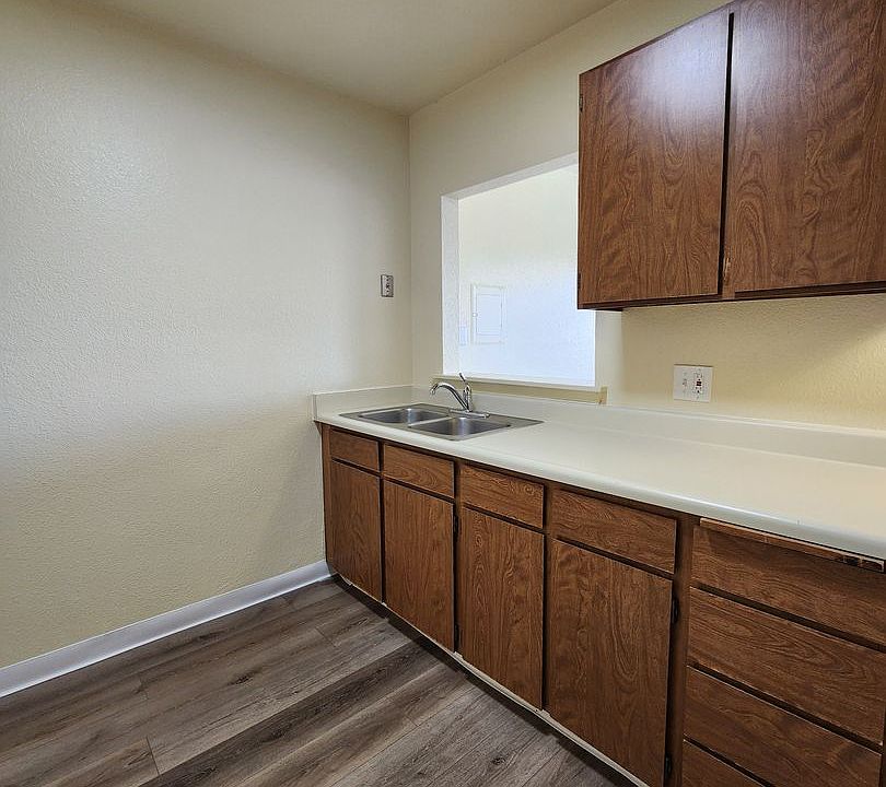 1st image of 414-422 Tacoma Ave S #109
