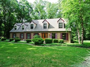 233 Overlook Dr, Stroudsburg, PA 18360