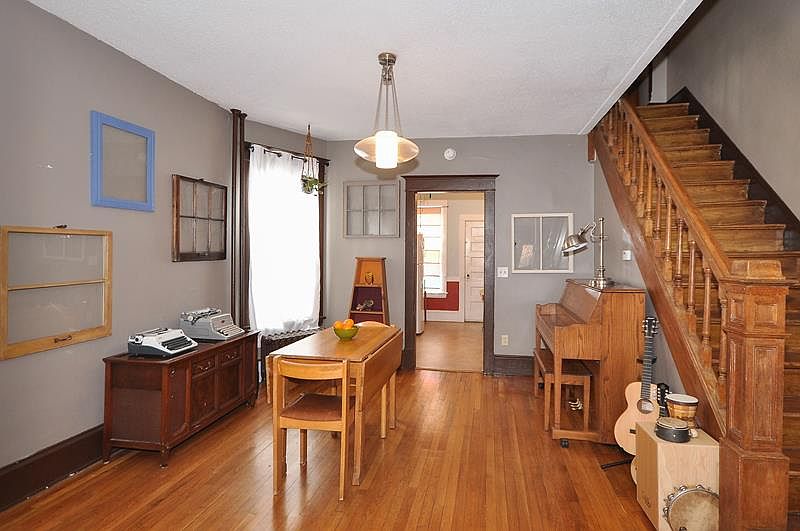 1st image of 662 Como Ave