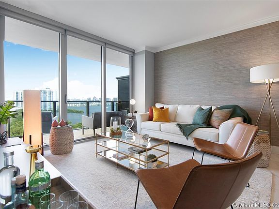 3rd image of 16385 Biscayne Blvd Unit 1406
