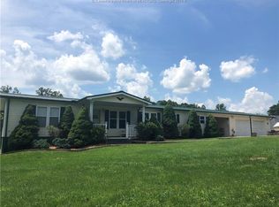 1671 White Oak Dr, Charleston, WV 25320