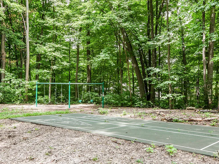 48124 Liberty Dr — Photo 40