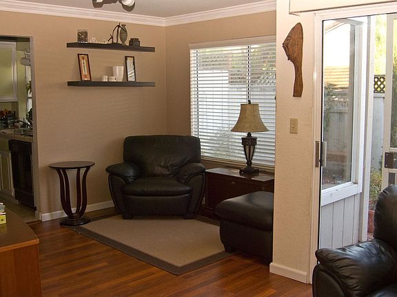 Formal Dining Room with Crown Molding