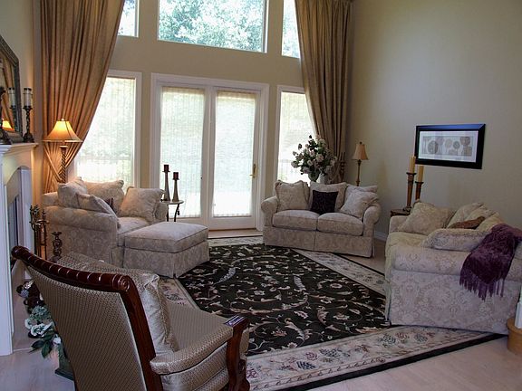 Luxurious Living Room