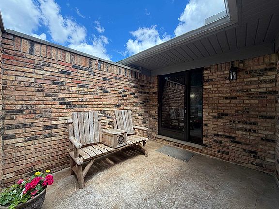 3rd image of 7139 Timberwood Dr