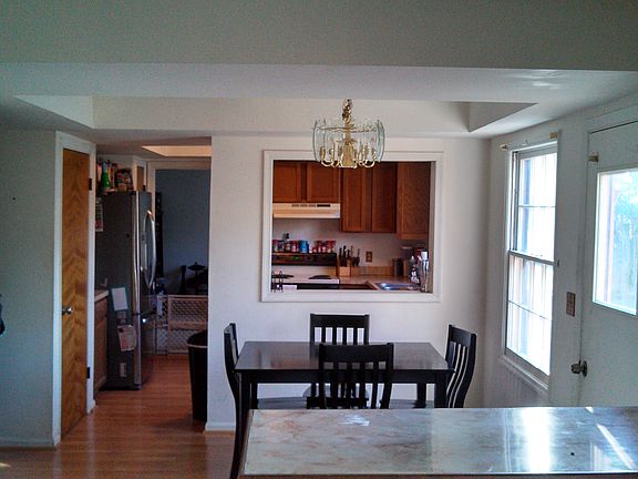 3rd image of 110 Pewter Ln