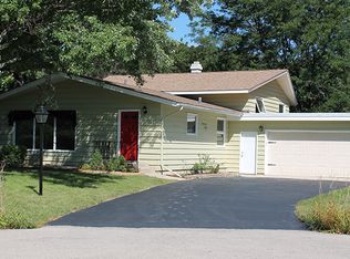 1273 Pleasantview Dr, Elgin, IL 60123