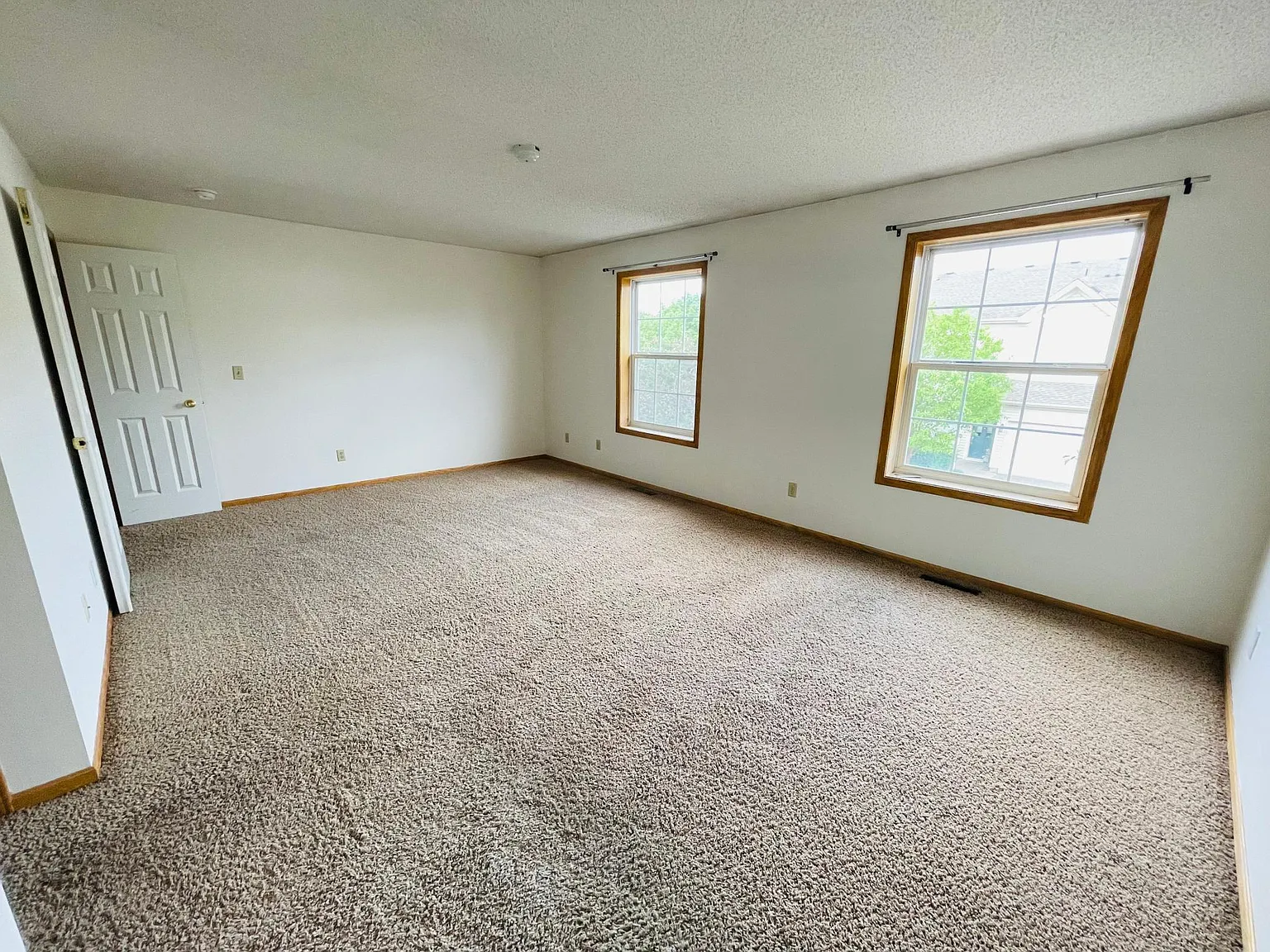 1946 Bluestem Ln — Photo 3