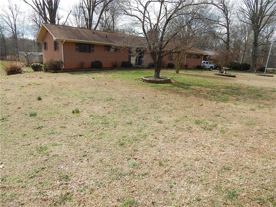 1st image of 1407 Woodside Dr