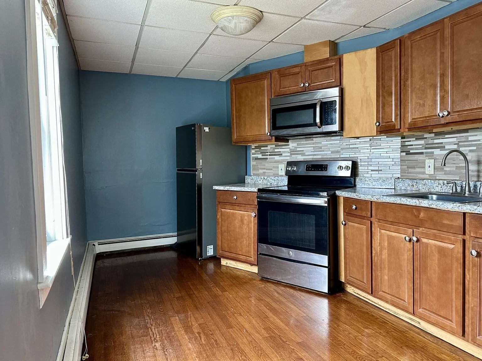 1 bed, 1.0 bath, 750 sqft, $1,600 — Photo 2