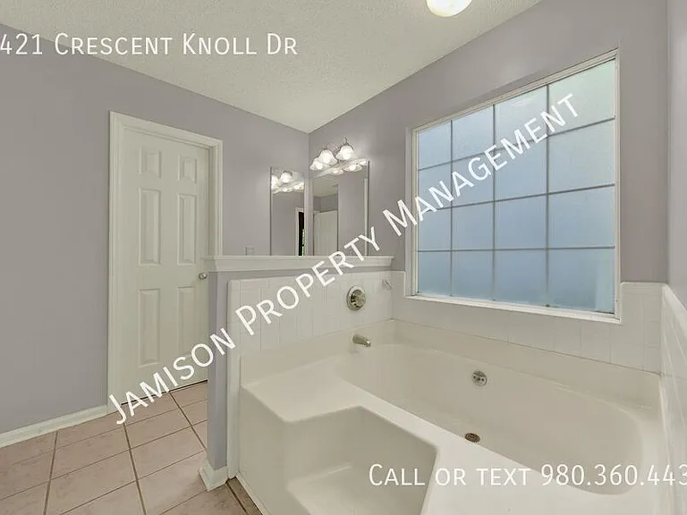 3421 Crescent Knoll Dr — Photo 19