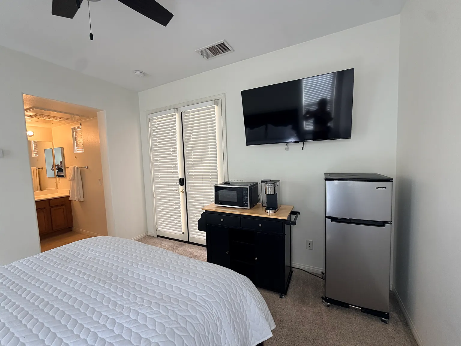 Studio, 400 sqft, $1,195 — Photo 2