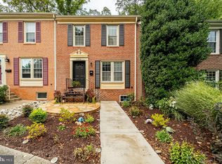 2410 Alsop Ct, Reston, VA 20191