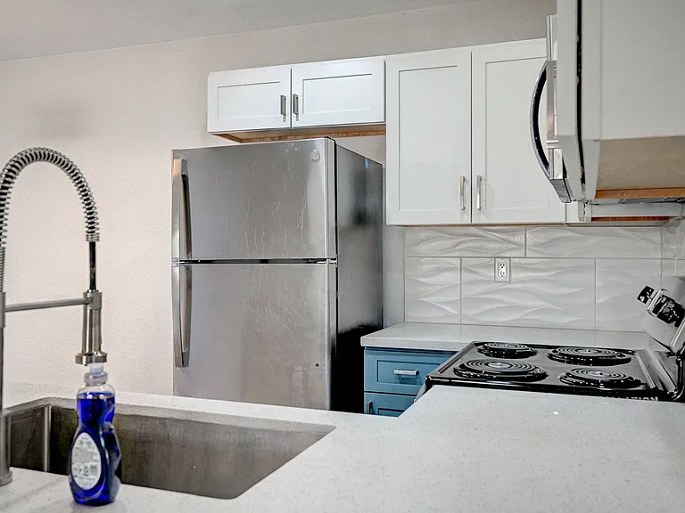 Rancho Vista Apartments — Photo 25
