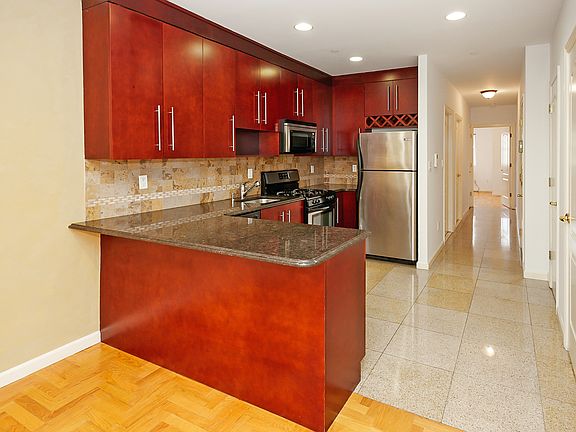 3rd image of 3027 30th St APT 4A