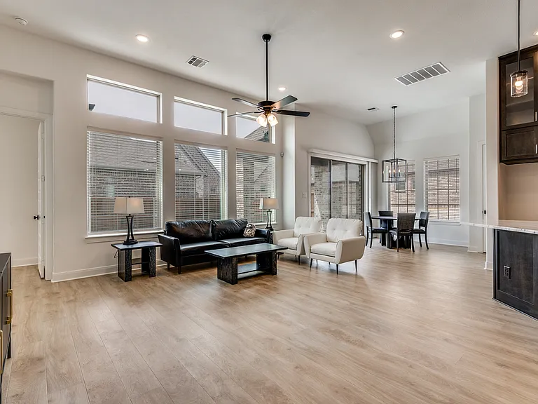 4800 Prairie Crest Ln — Photo 11