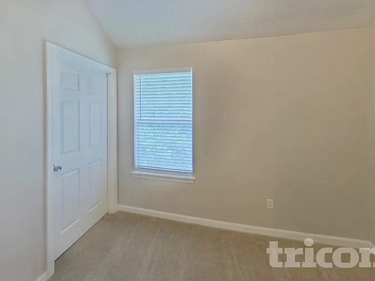 4430 Reserve Hill Xing — Photo 11
