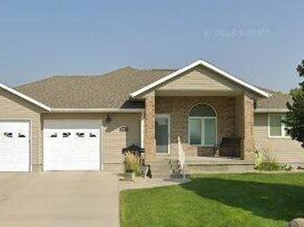 110 Bruce Cir, Saint Paul, NE 68873