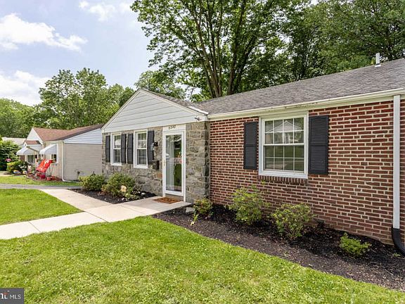 3rd image of 5242 Arrowhead Ln