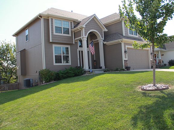 2nd image of 303 SE Highland Park Dr