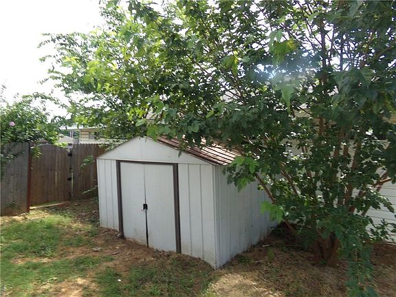 2nd image of 702 Patti Ct