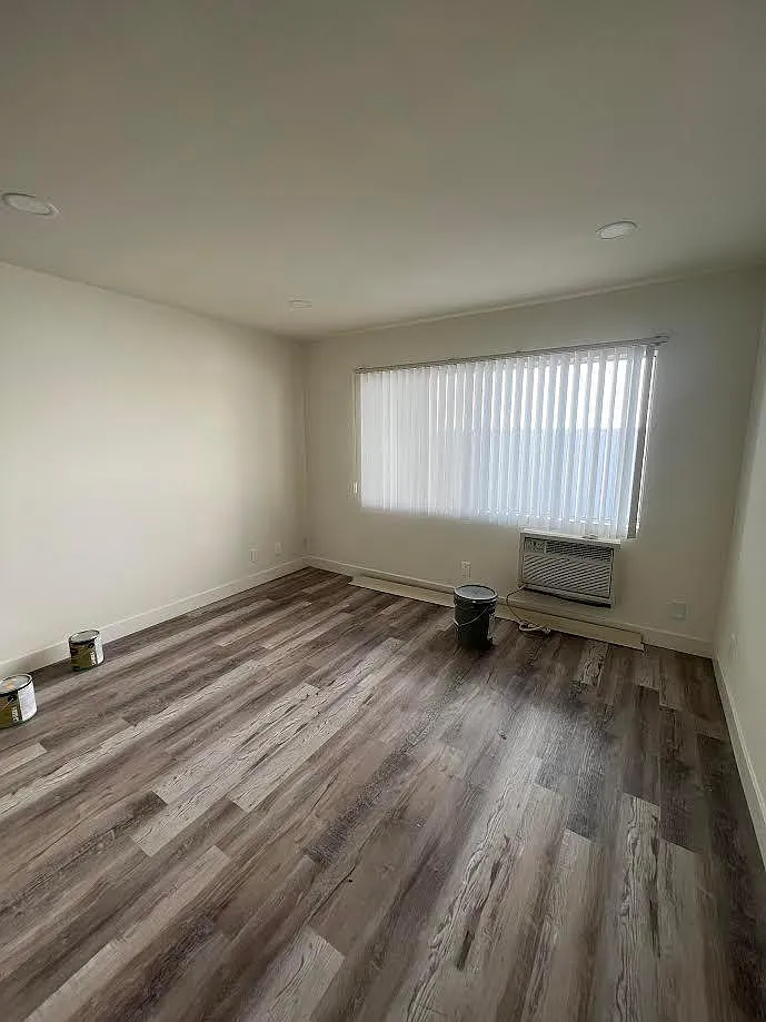 Studio, 385 sqft, $1,550 — Photo 3