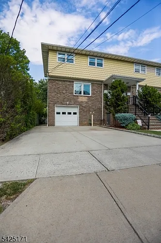 210 Walnut St Photo 1
