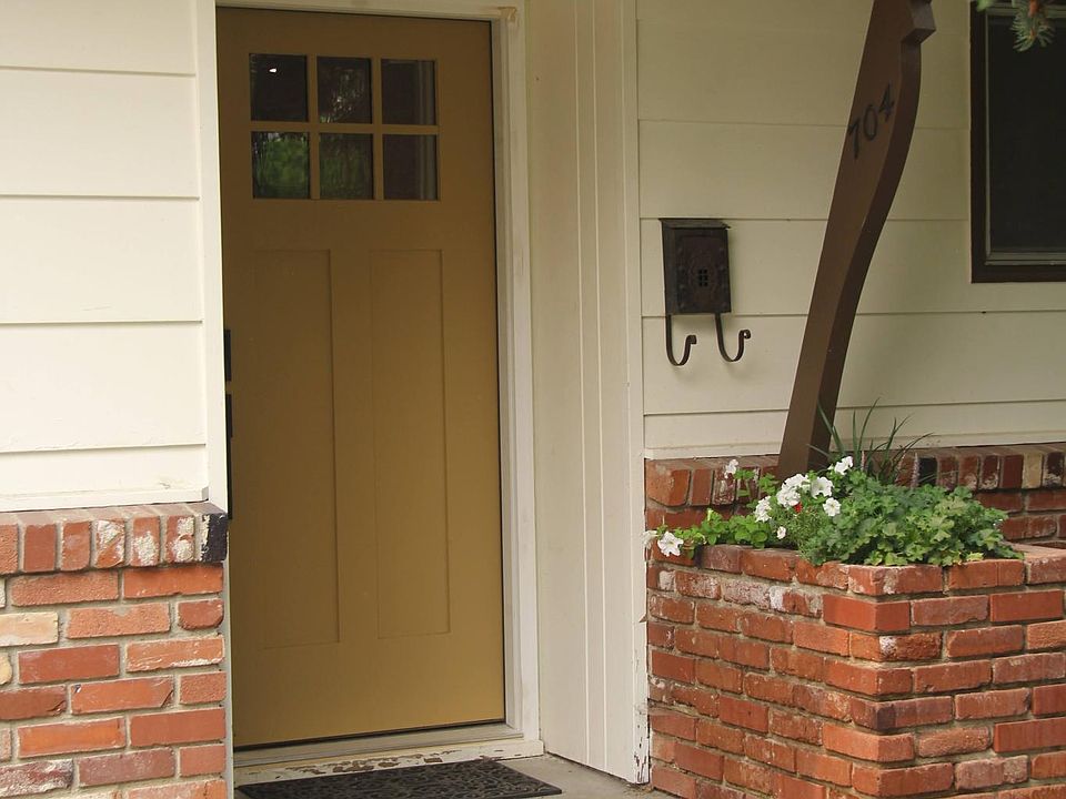 1st image of 704 N Pratt Ave