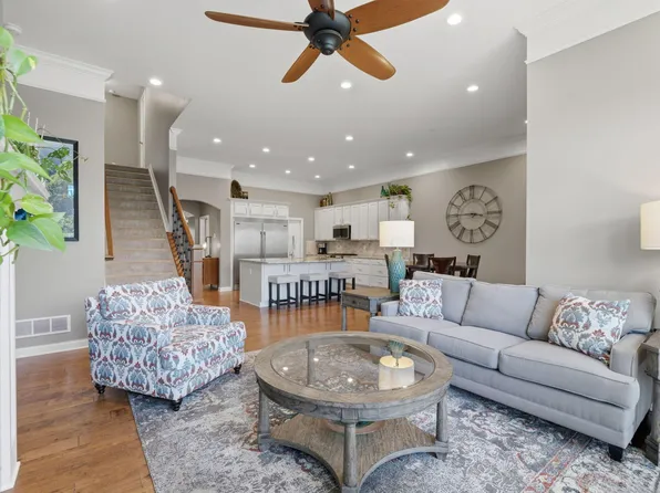 5200 Autumn Fern Dr, Dublin, OH 43016