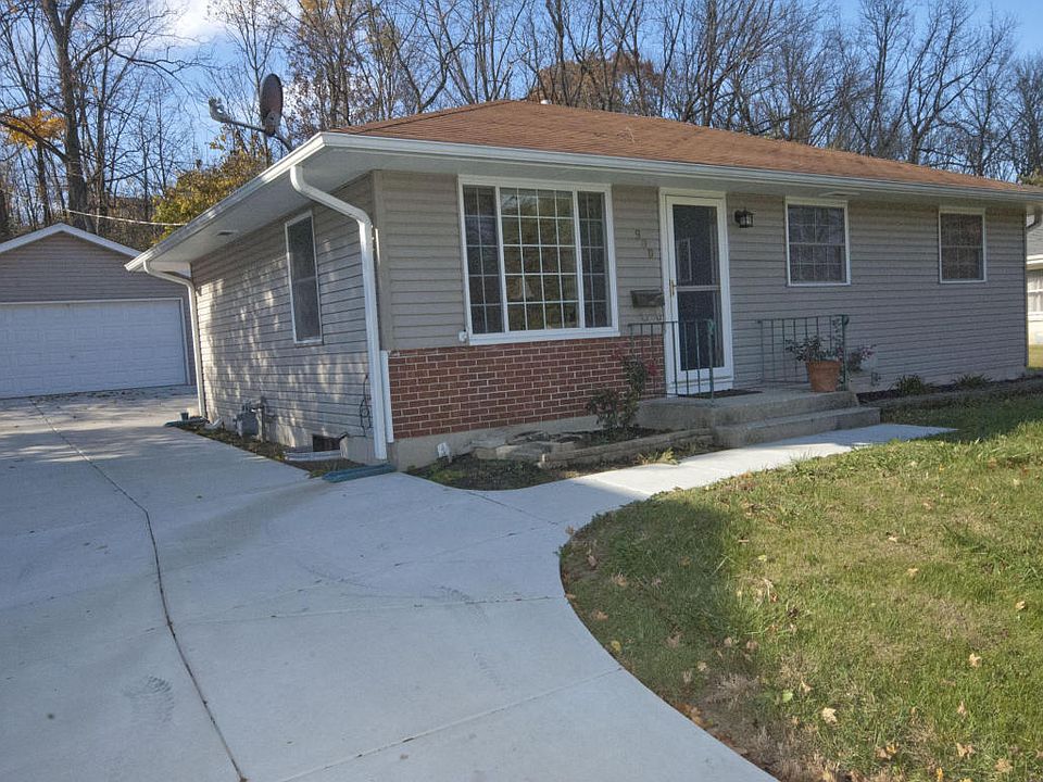 1st image of 900 Carey St