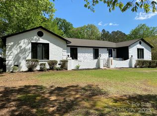 1946 Fairway Dr, Lancaster, SC 29720