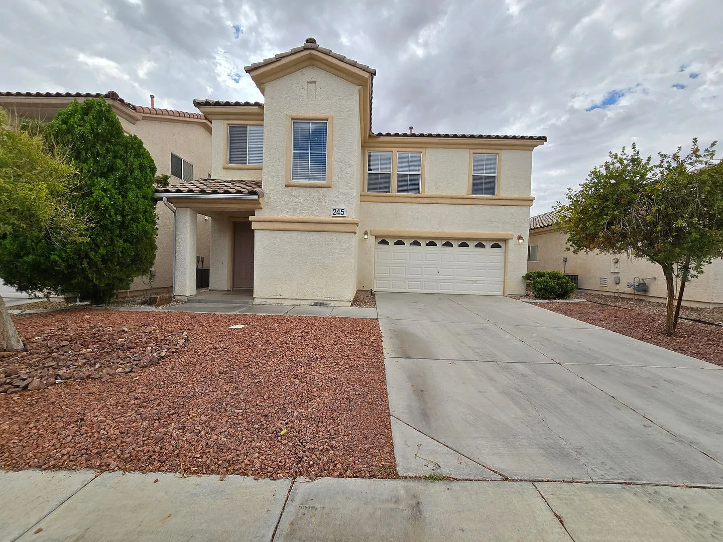 4 Bedroom Rhodes Ranch Home for Rent — Photo 1