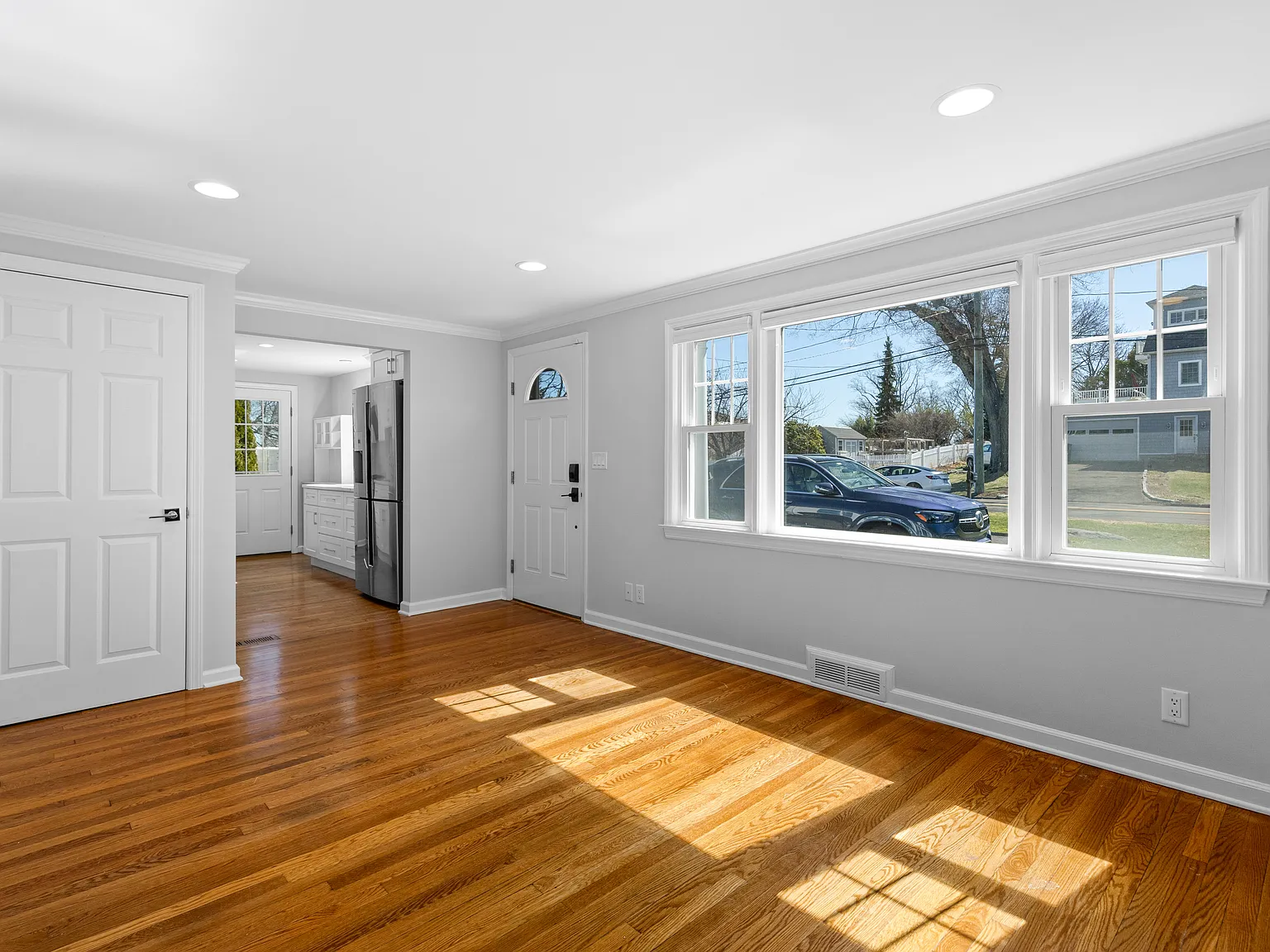 4 bed, 2880 sqft, $6,250 — Photo 4
