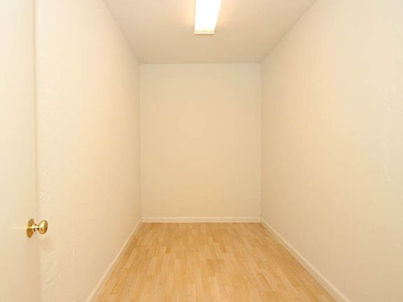 4th image of 528 Kendall Ave APT 02