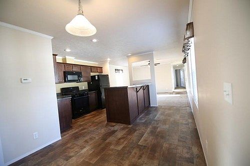 3rd image of 13908 Oakwood Cir