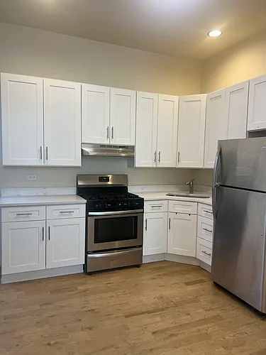 2935 W Adams St #2 Photo 1